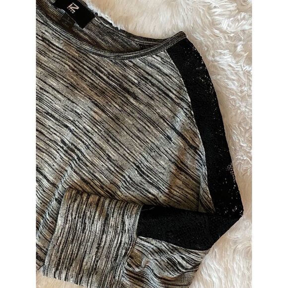 iZ BYER SZ S Woman’s Jr Black/Gray 3/4 Sleeve Top With Lace Sleeves - Picture 4 of 9